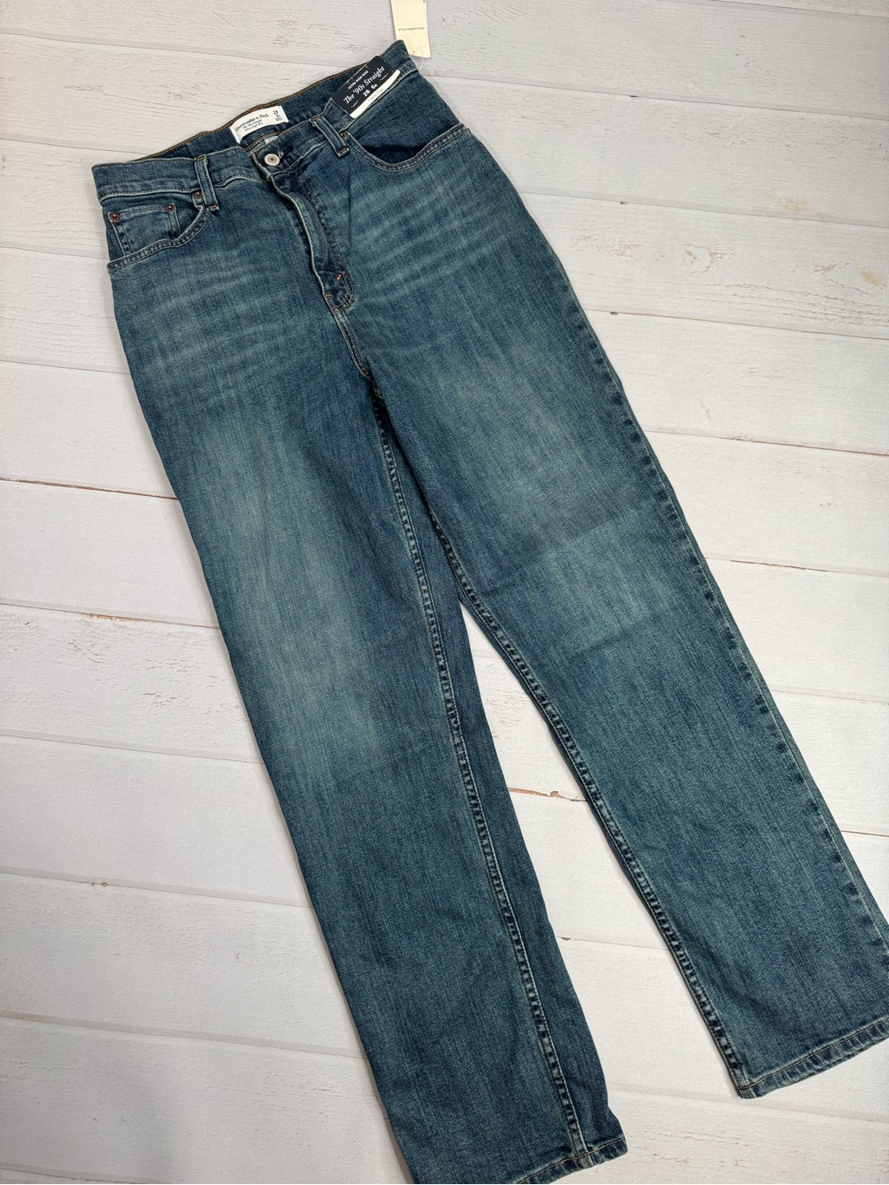 NWT Abercrombie & Fitch The '90s Straight Ultra High Rise Jeans Medium Wash 28/6